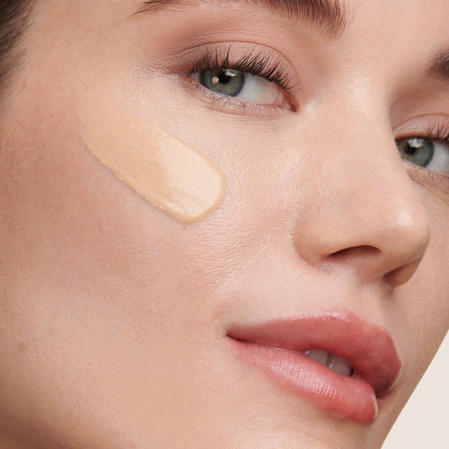 Armani Luminous Silk Foundation