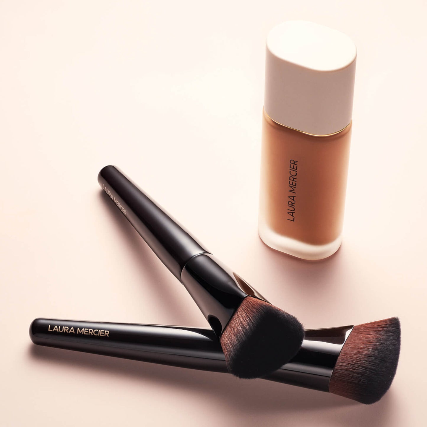 Laura Mercier REAL FLAWLESS FOUNDATION BRUSH