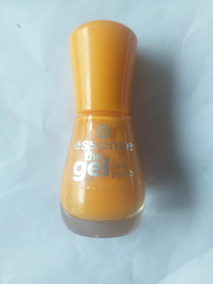 Essence the gel nail polish #66 shade of happiness
