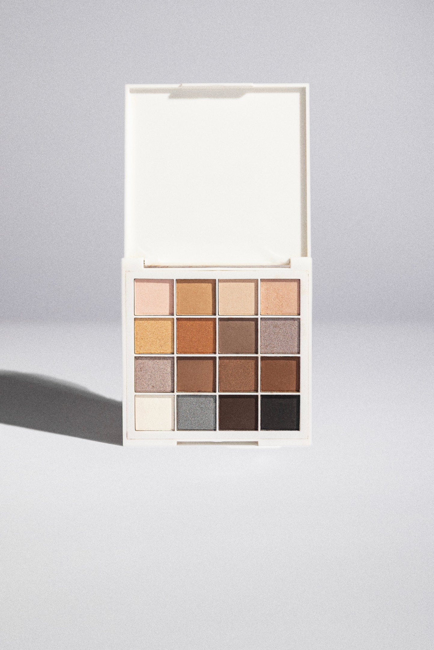 Eyeshadow palette / Earthbound