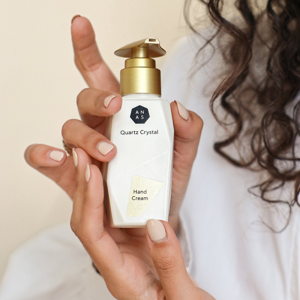 ANAS Hand Crème - 100 ML - Voor droge handen - Trekt snel in en verzacht - Vegan - Edelsteen - Holistische Hand Crème - Hand Cream - Werkt kalmerend