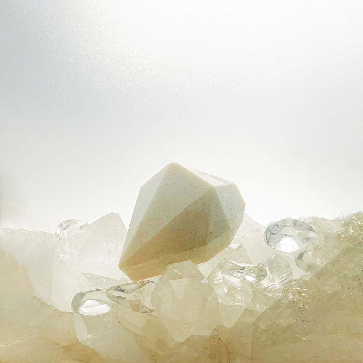 ANAS Crystal Soap - 125 GRAM - Zeep - Kristal - Edelsteen - Bergkristal - Vegan - Holistische Zeep - Werkt kalmerend