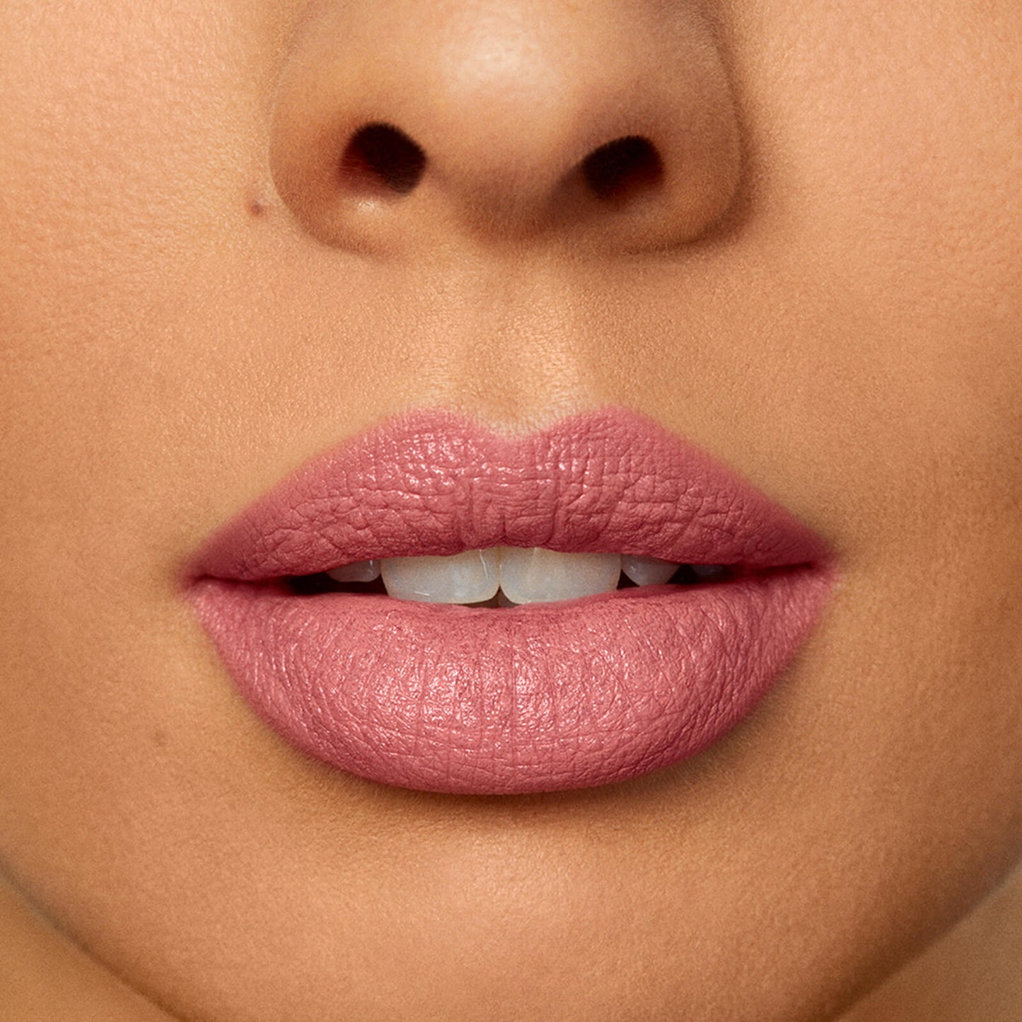 Laura Mercier Rouge Essentiel Zijdezachte Crème Lipstick