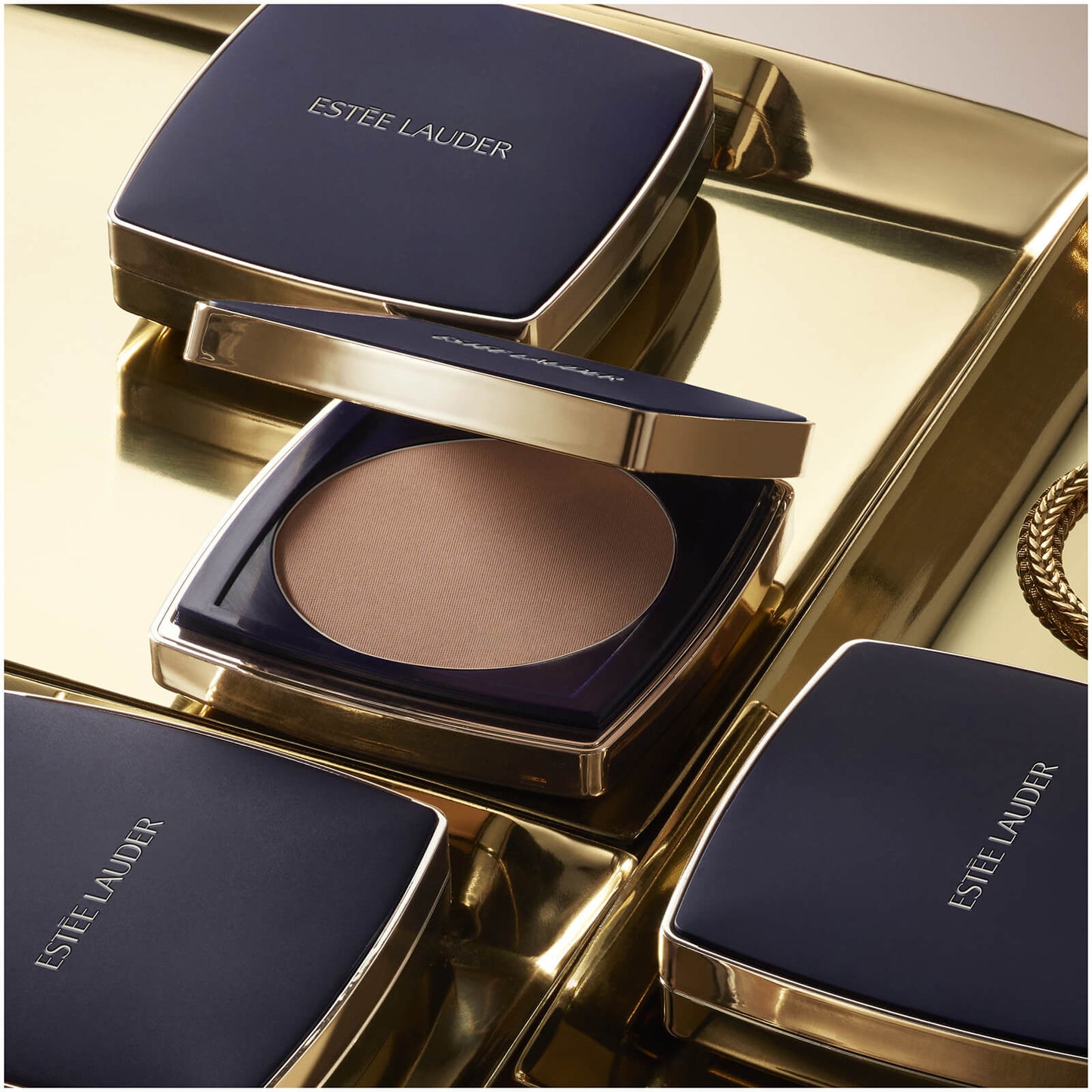 Estée Lauder Double Wear Stay-in-Place Matte Powder Foundation SPF10 12g (Various Shades) - 1C0 Shell