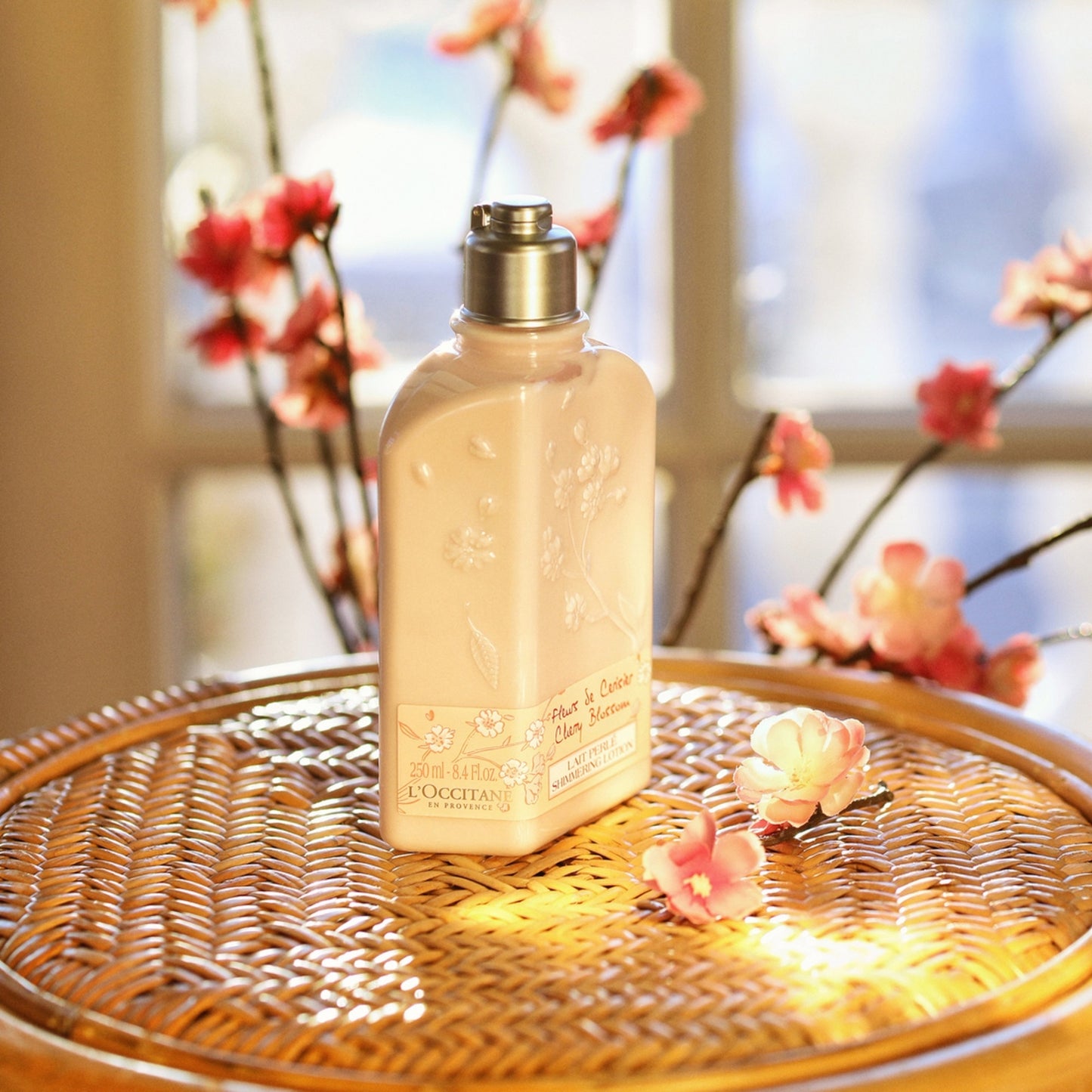 L'OCCITANE Cherry Blossom Shimmering Body Lotion 250ml
