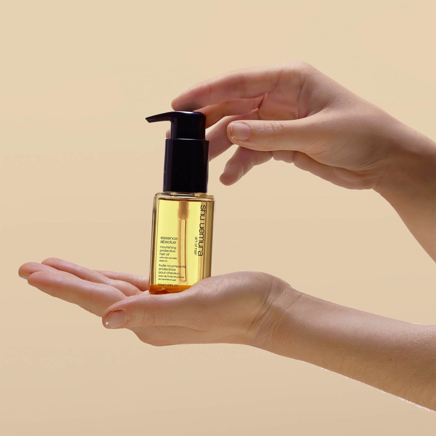 Shu Uemura Essence Absolue Voedende beschermende haarolie