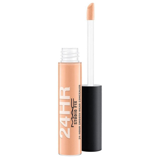 MAC MAC X Fashion Week Fix 24Hour Smooth Wear