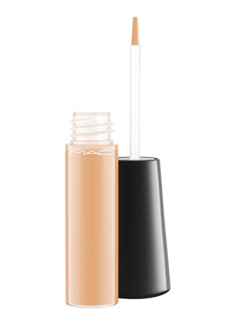 M.A.C. Mineralize concealer
