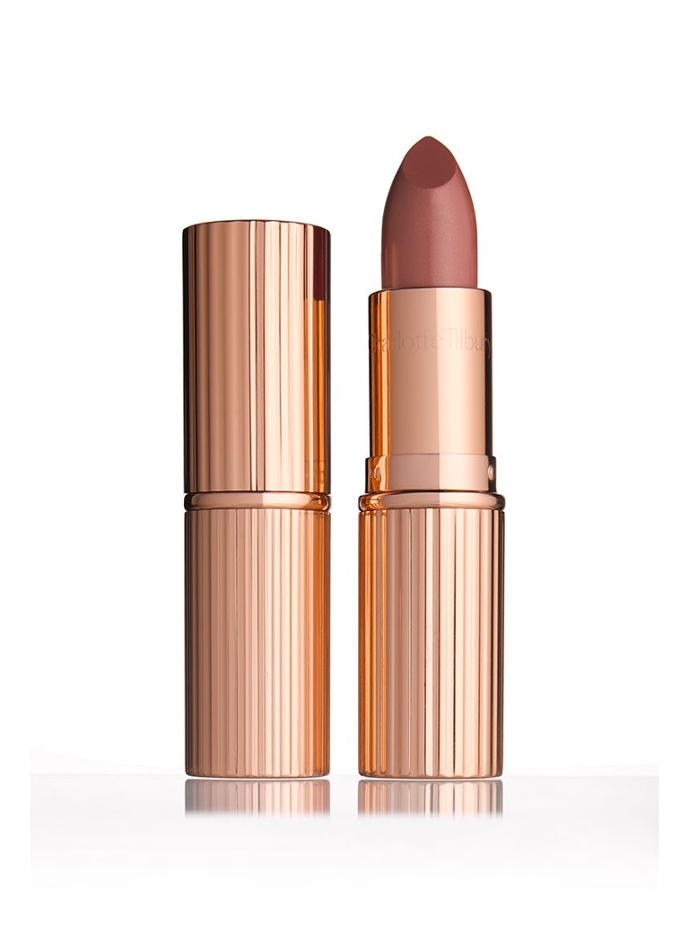 K.I.S.S.I.N.G lipstick