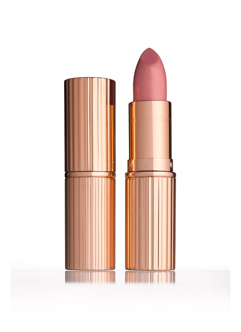 K.I.S.S.I.N.G lipstick